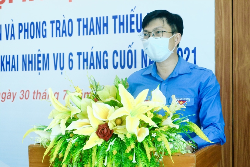 Đồng chí Lâm Hồng Tuyên - Quyền Bí thư Tỉnh đoàn, Chủ tịch Hội đồng Đội tỉnh phát biểu tại chương trình